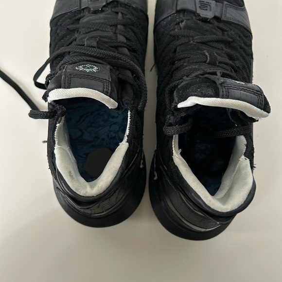 Nike LeBron 16 SB Glow Mens Black Leather & Mesh Basketball Shoe - Picture 5 of 6